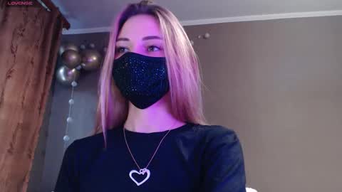 Lily online show from November 22, 2:16 pm