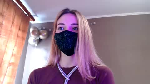 Lily online show from November 27, 12:40 pm