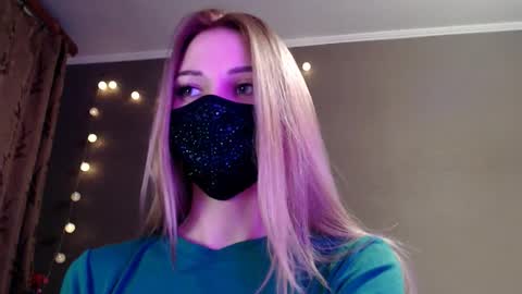 Lily online show from February 13, 6:15 pm