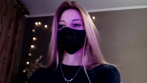 Lily online show from March 11, 5:52 pm