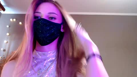 Lily online show from May 3, 4:02 pm