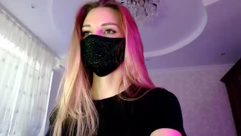 Lily online show from June 13, 2:15 pm