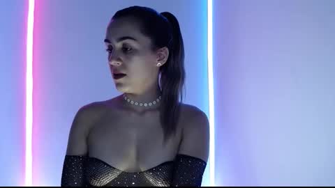 Snapshot of iris_luna_ chatting on November 4, 4:33 am Iris Luna online show from November 4, 4:33 am