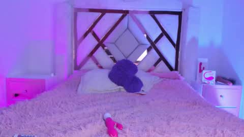 Snapshot of iris_magic_ chatting on March 17, 2:49 am Iris online show from March 17, 2:49 am