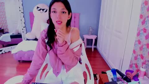 Snapshot of iris_stone_ chatting on January 14, 4:29 pm Iris online show from January 14, 4:29 pm