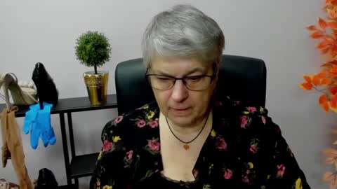 Snapshot of iris_xdesire chatting on January 7, 7:10 am I R I S online show from January 7, 7:10 am