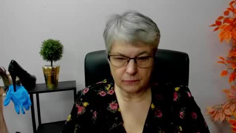 Snapshot of iris_xdesire chatting on January 13, 10:36 am I R I S online show from January 13, 10:36 am