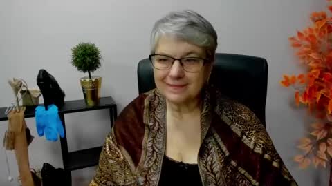 Snapshot of iris_xdesire chatting on January 15, 7:37 am I R I S online show from January 15, 7:37 am