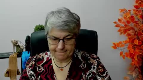 Snapshot of iris_xdesire chatting on January 20, 10:18 am I R I S online show from January 20, 10:18 am