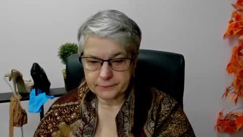 Snapshot of iris_xdesire chatting on January 22, 7:25 am I R I S online show from January 22, 7:25 am