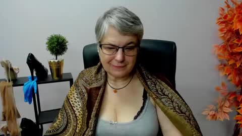 Snapshot of iris_xdesire chatting on January 29, 7:57 am I R I S online show from January 29, 7:57 am