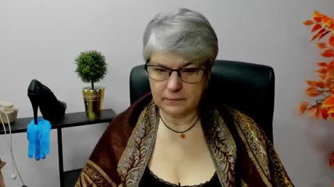 Snapshot of iris_xdesire chatting on January 30, 7:18 am I R I S online show from January 30, 7:18 am