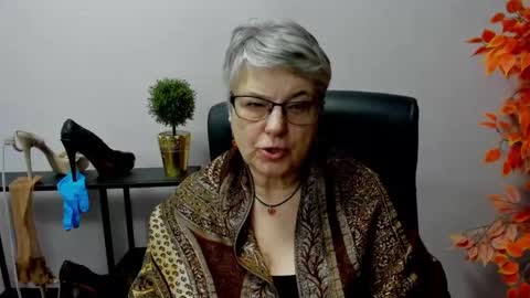 Snapshot of iris_xdesire chatting on February 25, 10:58 am I R I S online show from February 25, 10:58 am