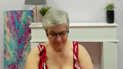 Snapshot of iris_xdesire chatting on September 9, 6:24 am I R I S online show from September 9, 6:24 am