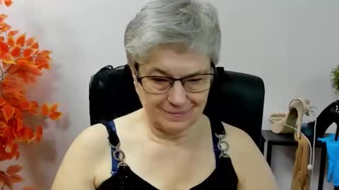 Snapshot of iris_xdesire chatting on September 15, 6:24 am I R I S online show from September 15, 6:24 am