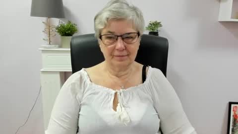 I R I S online show from June 18, 6:13 am