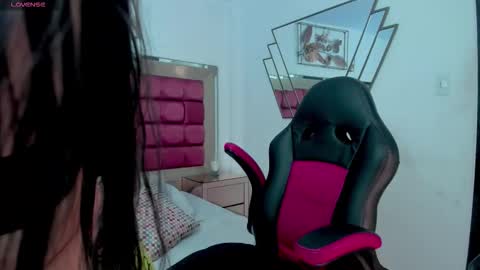 irisblume online show from February 21, 12:06 pm