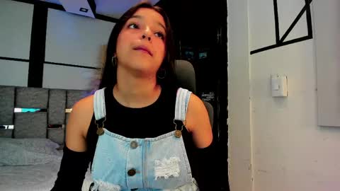 Iris Fyre  online show from May 22, 12:44 pm
