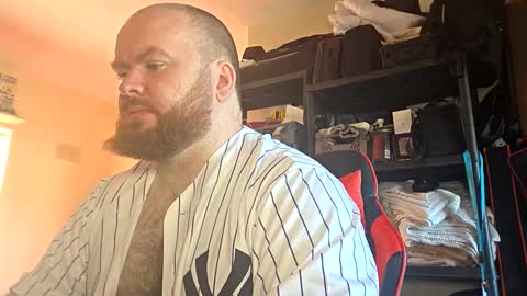 Snapshot of irishdaddy24 chatting on November 10, 10:36 am twitter theirishman205 online show from November 10, 10:36 am