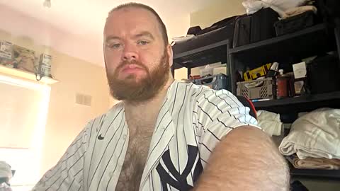 Snapshot of irishdaddy24 chatting on November 23, 10:59 am twitter theirishman205 online show from November 23, 10:59 am