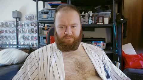 Snapshot of irishdaddy24 chatting on April 8, 11:32 am twitter theirishman205 online show from April 8, 11:32 am