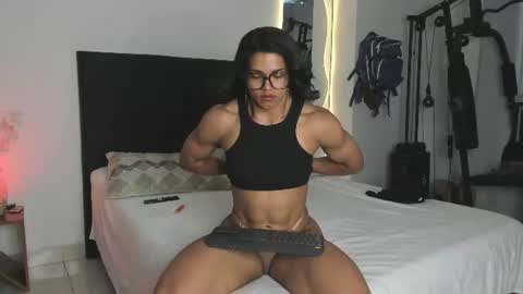Snapshot of irismuscle chatting on July 14, 5:40 pm irismuscle online show from July 14, 5:40 pm