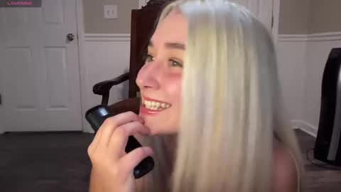 Irispink1 online show from October 9, 3:04 am