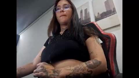 iriss_cardenas online show from April 18, 9:48 pm