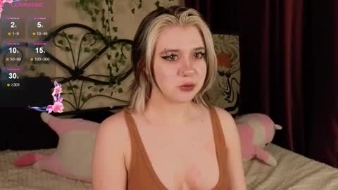 Snapshot of irissocute chatting on November 12, 9:32 am I am Cutie Iris3 online show from November 12, 9:32 am