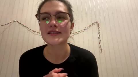 Snapshot of irisss31 chatting on December 26, 7:27 pm irisss31 online show from December 26, 7:27 pm