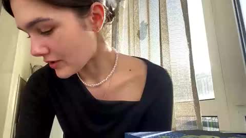 irisss31 online show from February 1, 12:15 pm