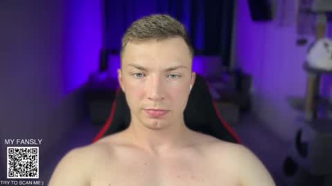 Snapshot of iron__chapman chatting on October 22, 9:14 pm Iron online show from October 22, 9:14 pm