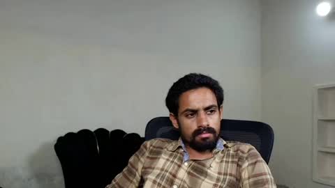 Snapshot of ironcharm4455 chatting on June 23, 7:56 pm Naveed online show from June 23, 7:56 pm