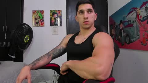 Snapshot of ironflex1 chatting on January 7, 8:42 pm Jake online show from January 7, 8:42 pm