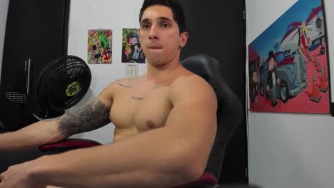 Snapshot of ironflex1 chatting on November 25, 12:10 am Jake online show from November 25, 12:10 am