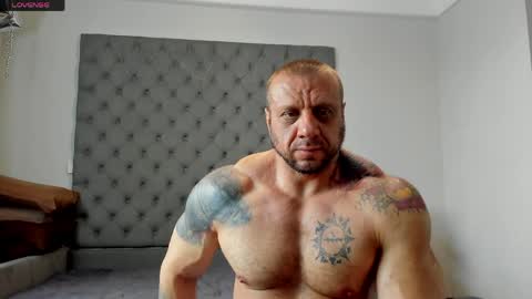 ironhulk22 online show from May 16, 10:47 am