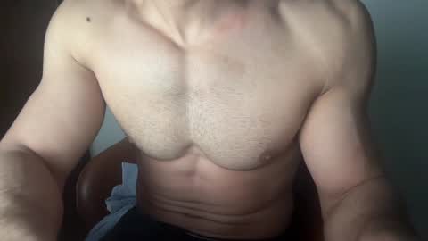 Snapshot of ironman0369 chatting on December 30, 12:32 am ironman0369 online show from December 30, 12:32 am