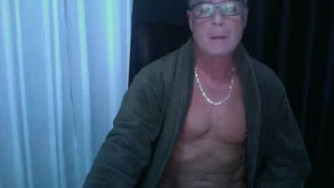 ironout007 online show from October 15, 4:34 am