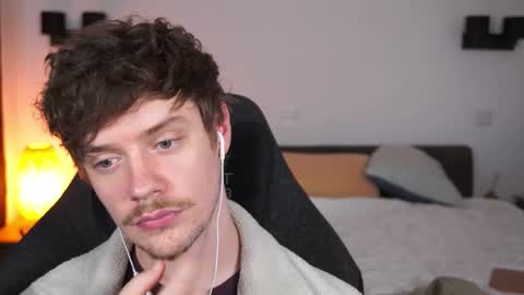 Sam online show from October 3, 3:53 pm