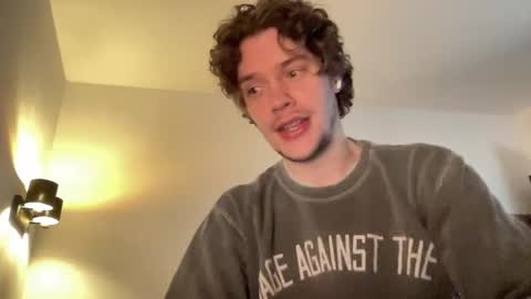 Sam online show from February 15, 9:33 pm