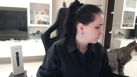 Irwi Tomboy online show from January 20, 11:24 am