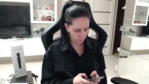 Irwi Tomboy online show from January 26, 12:37 am