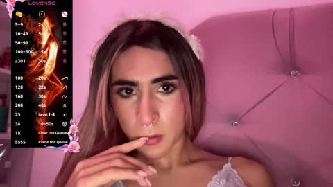 Snapshot of isa__fox chatting on November 19, 5:07 am Isa online show from November 19, 5:07 am