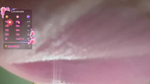 Snapshot of isa__fox chatting on December 4, 4:44 am Isa online show from December 4, 4:44 am