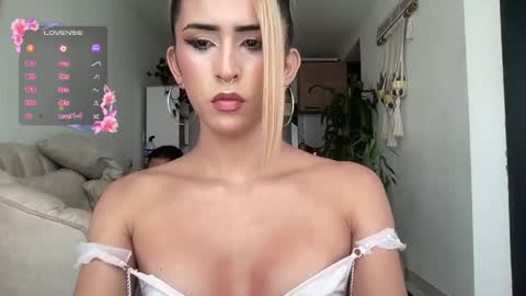 Isabella online show from May 1, 4:44 pm