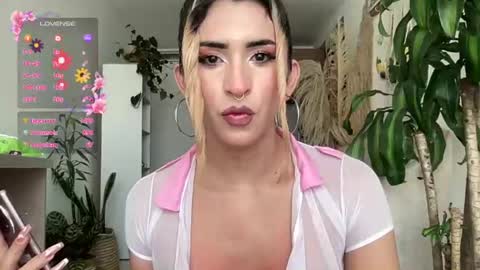 Isabella online show from June 17, 1:01 pm