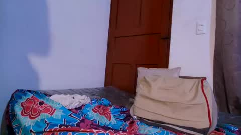 Snapshot of isa__sweet_ chatting on June 29, 10:15 am isa__sweet_ online show from June 29, 10:15 am