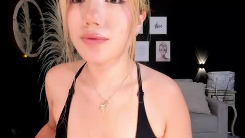 Isa Cortes  online show from July 28, 6:20 pm