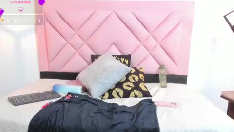 Snapshot of isa_cute_1 chatting on July 9, 7:40 pm ISABELLA online show from July 9, 7:40 pm