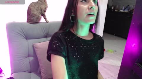 Isabella Hall online show from February 19, 2:40 am